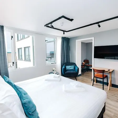 Отель Amsterdam 3*