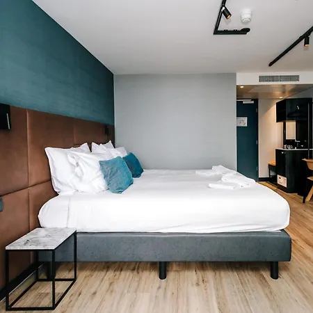 Amsterdam 3*
