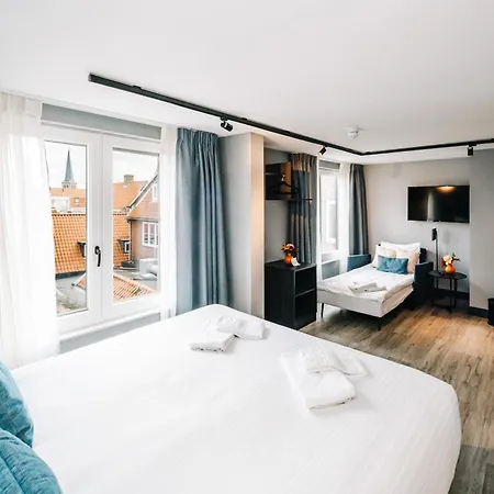 Отель Amsterdam