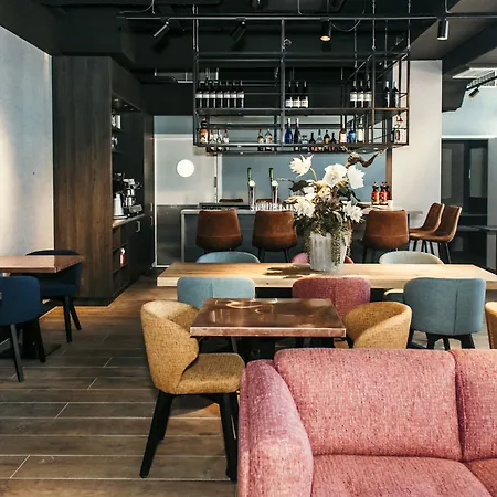 Amsterdam Hotel 3*