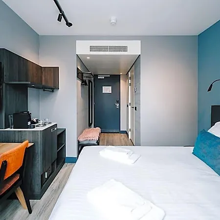 Amsterdam Hotel 3*
