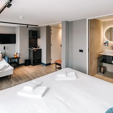 Amsterdam 3*